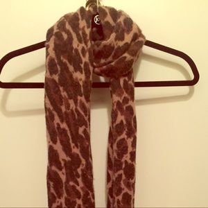 Wool leopard print scarf